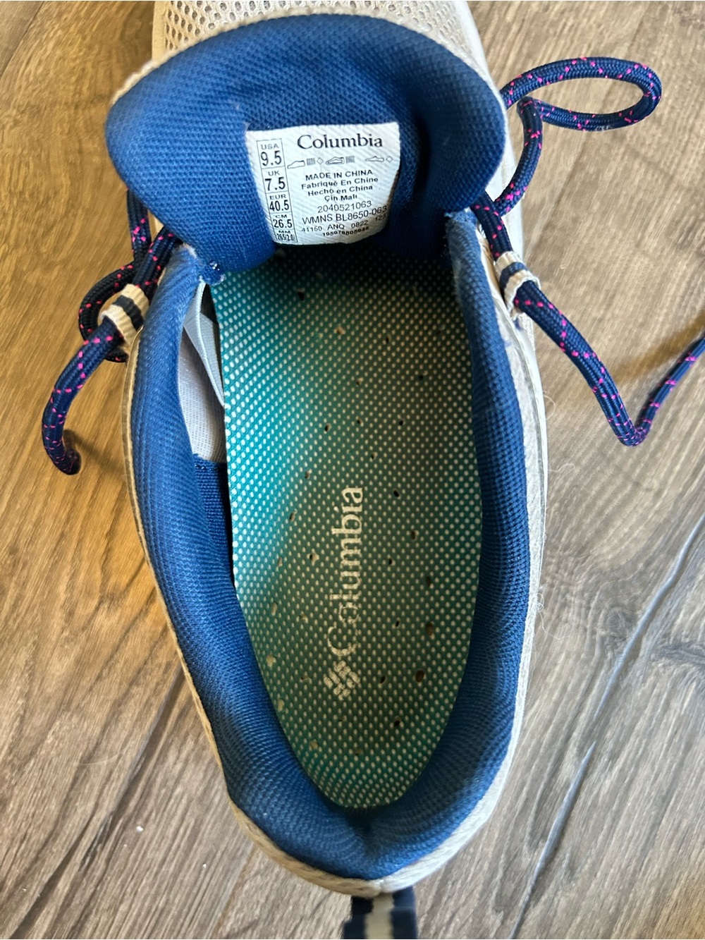 Columbia White Mesh Sneakers with Blue and Pink Details - Picture 8 of 9